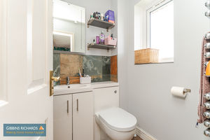 Ensuite- click for photo gallery